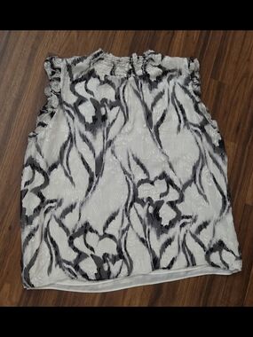 White House Black Market Black and White Textured Print Sleeveless Top